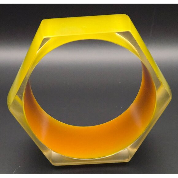Vintage Avocado Green Octagonal Lucite Wide Bangle - Picture 4 of 8